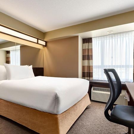 Microtel Inn & Suites By Wyndham Estevan Extérieur photo