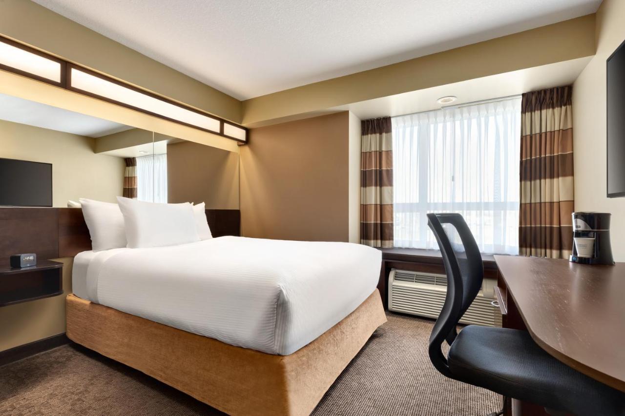 Microtel Inn & Suites By Wyndham Estevan Extérieur photo