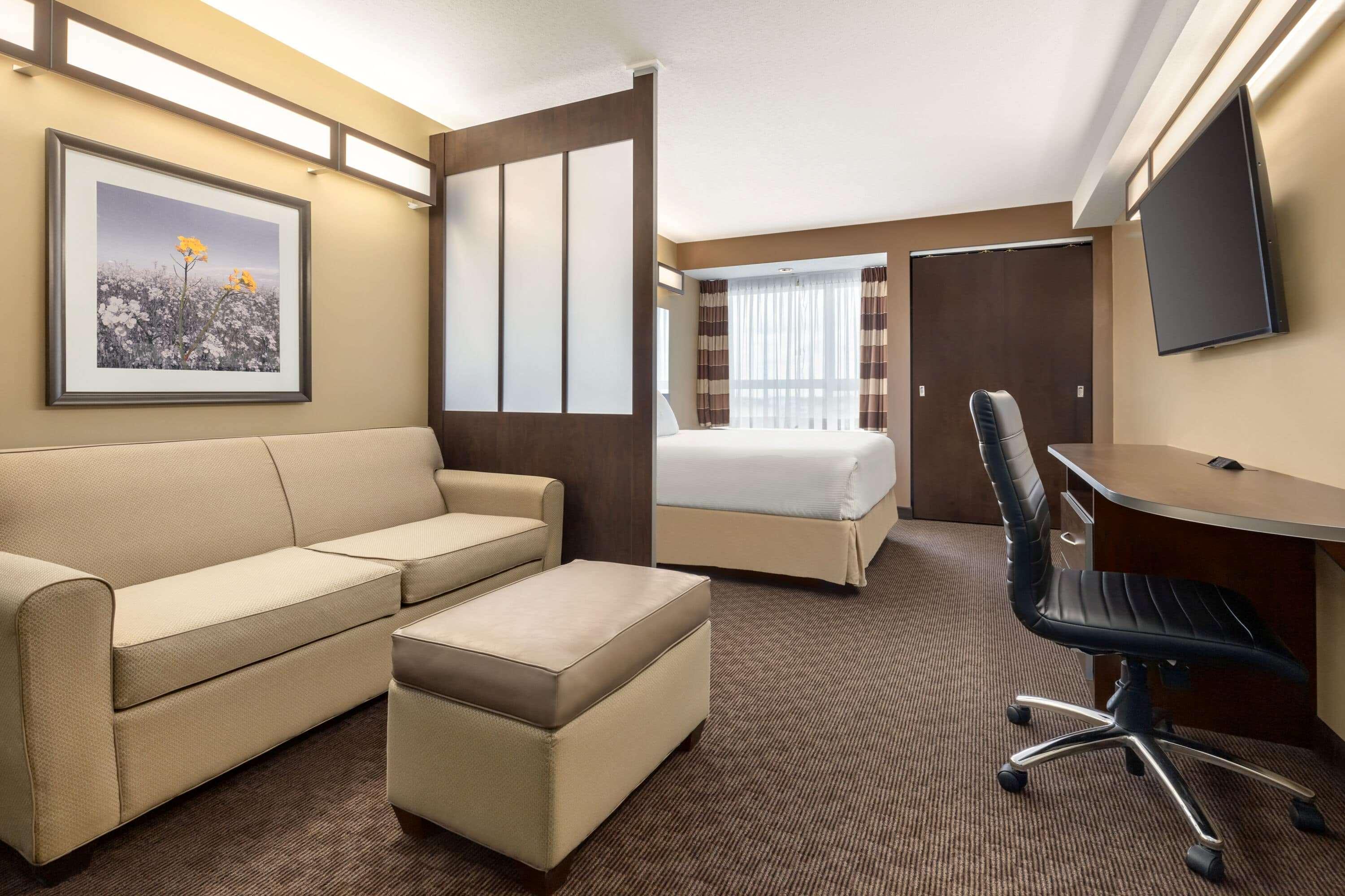 Microtel Inn & Suites By Wyndham Estevan Extérieur photo
