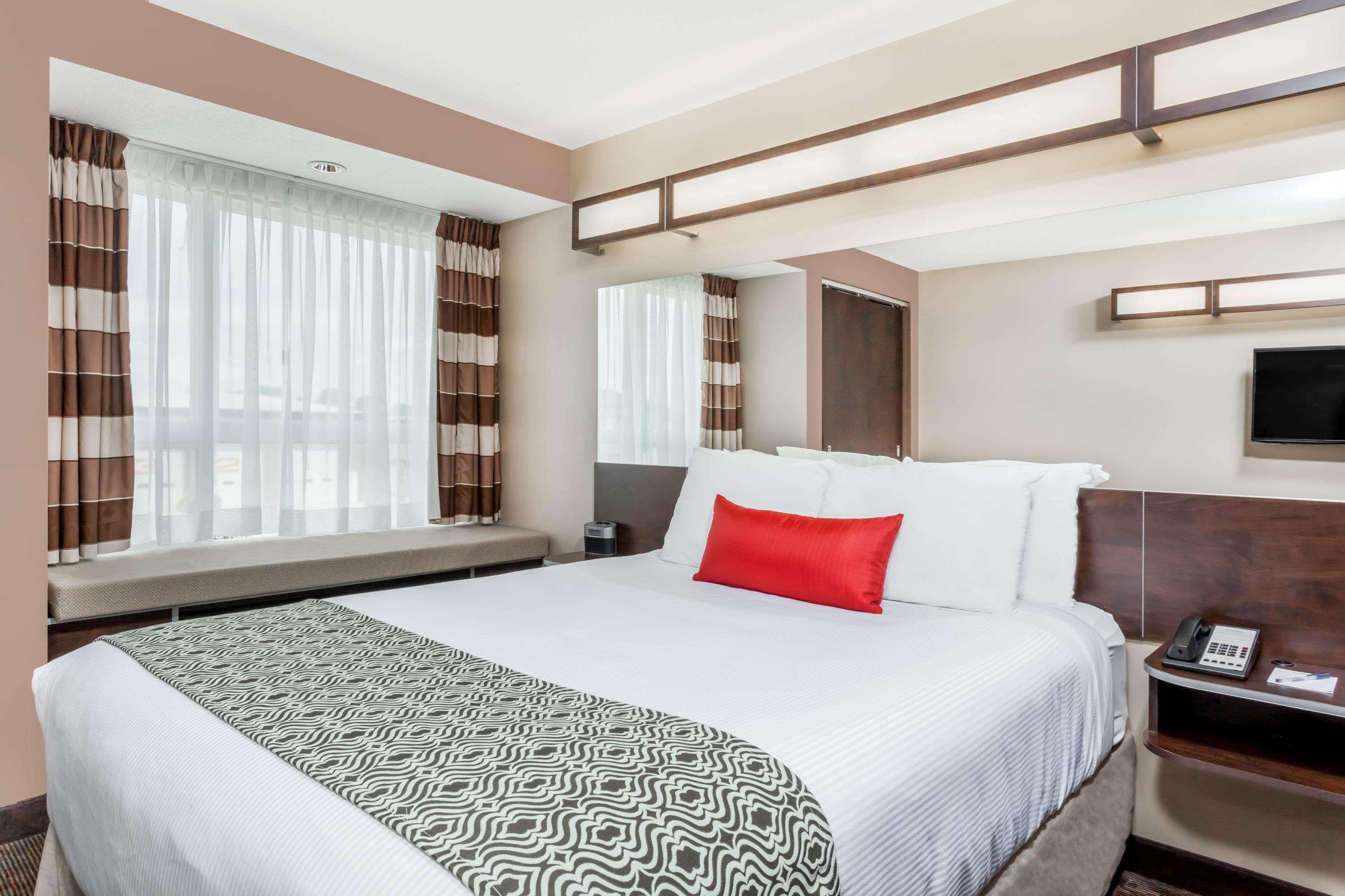 Microtel Inn & Suites By Wyndham Estevan Extérieur photo