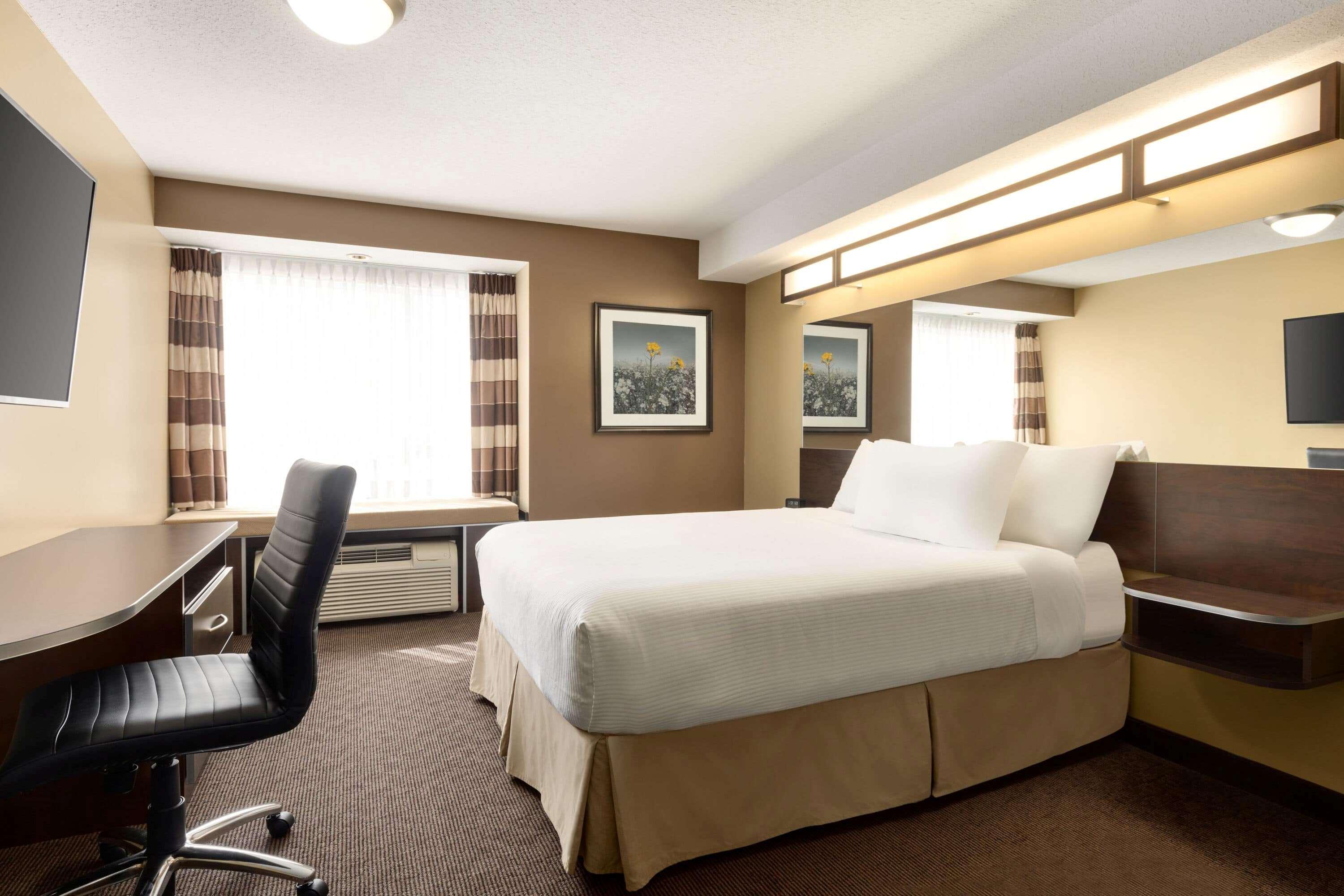 Microtel Inn & Suites By Wyndham Estevan Extérieur photo