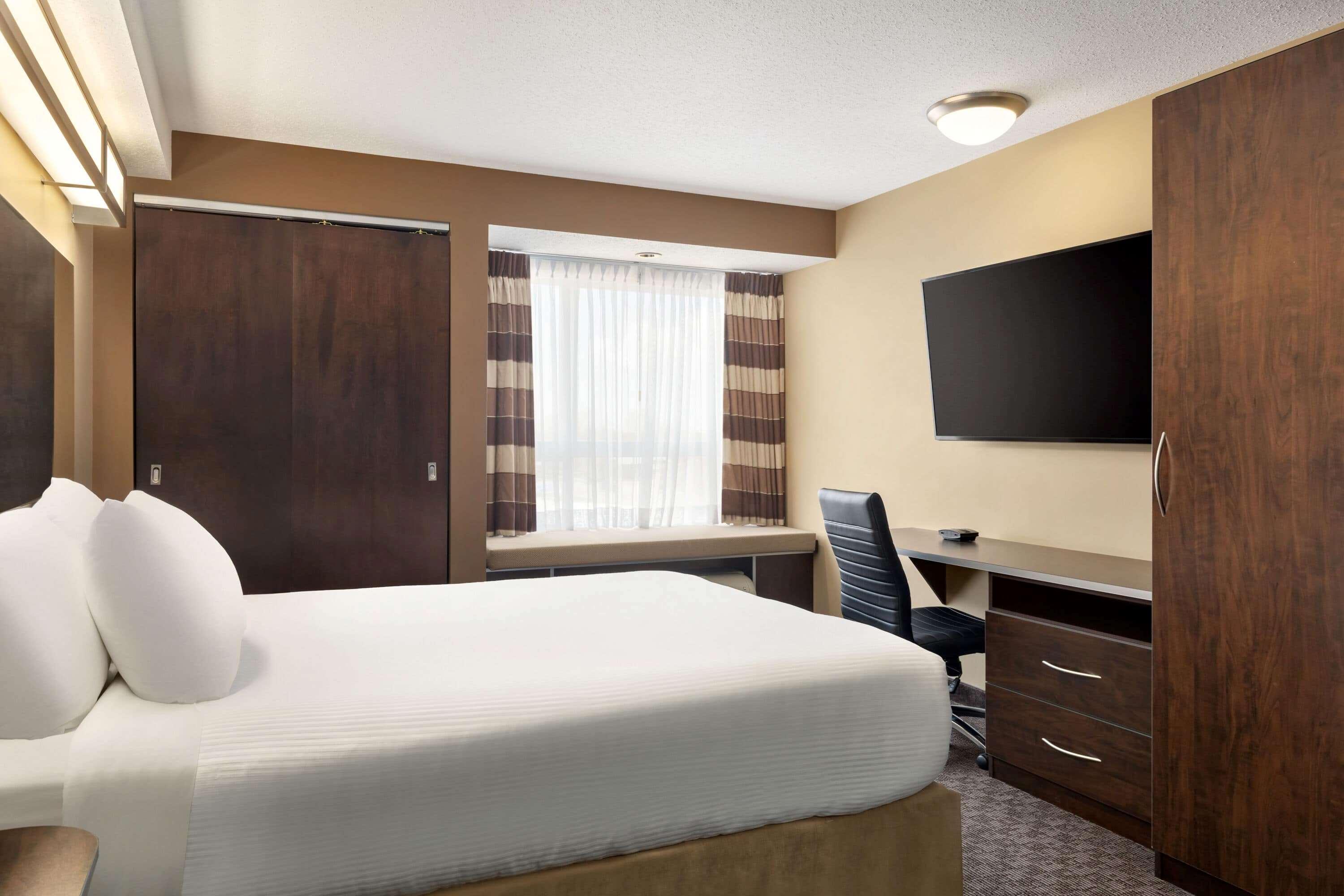 Microtel Inn & Suites By Wyndham Estevan Extérieur photo