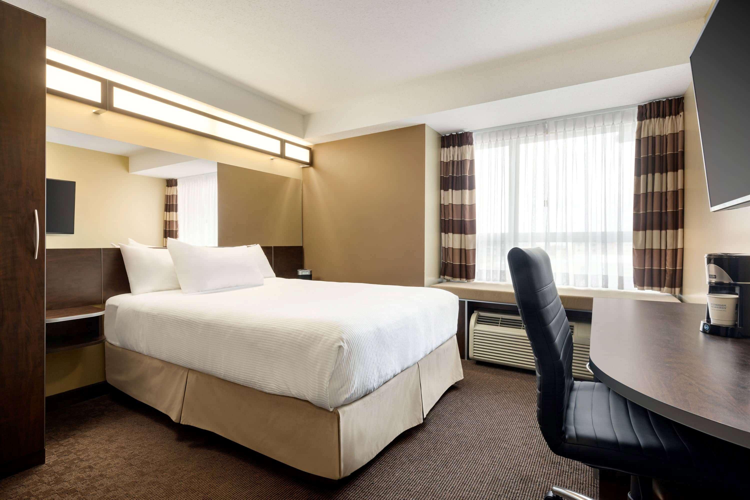 Microtel Inn & Suites By Wyndham Estevan Extérieur photo