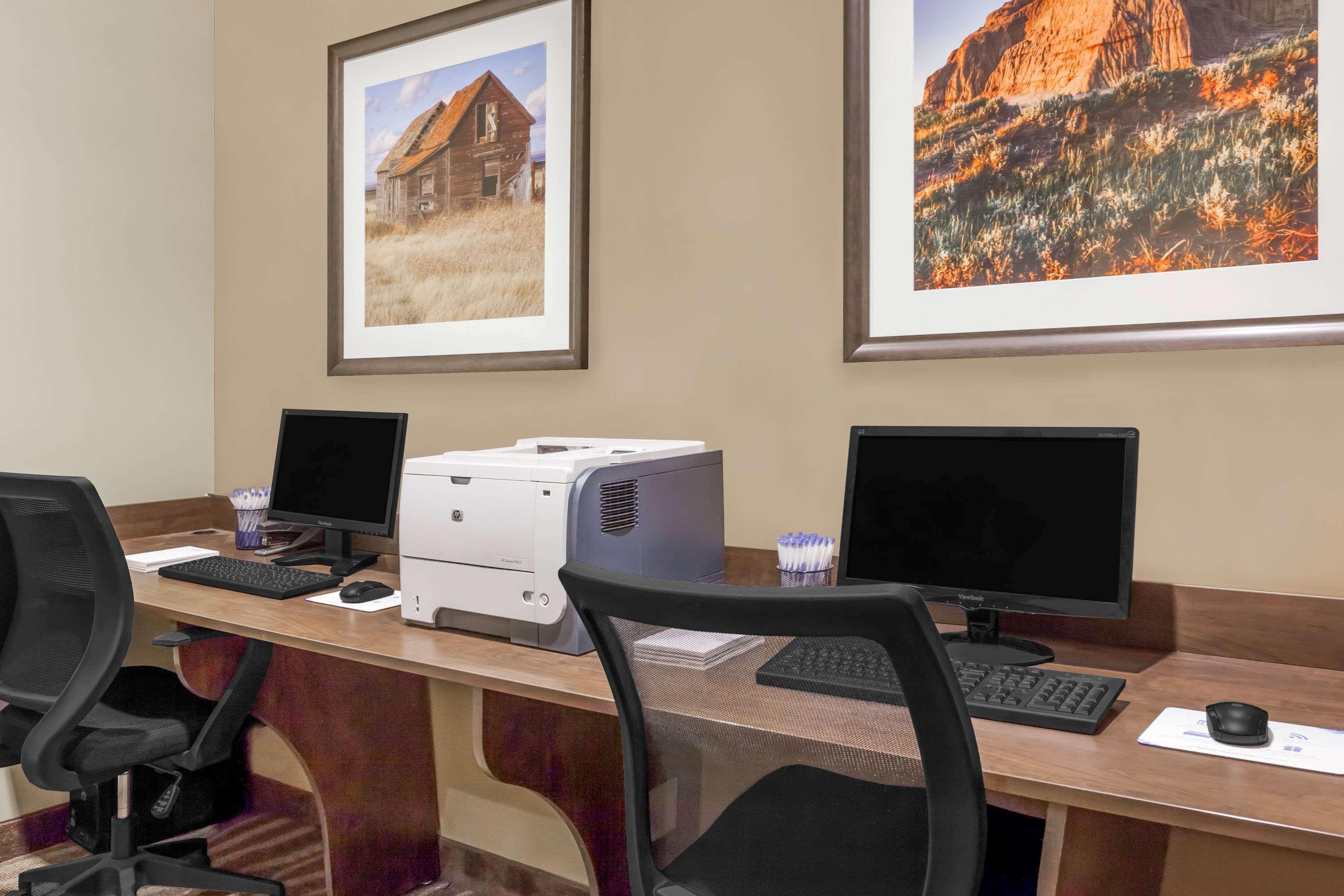 Microtel Inn & Suites By Wyndham Estevan Extérieur photo