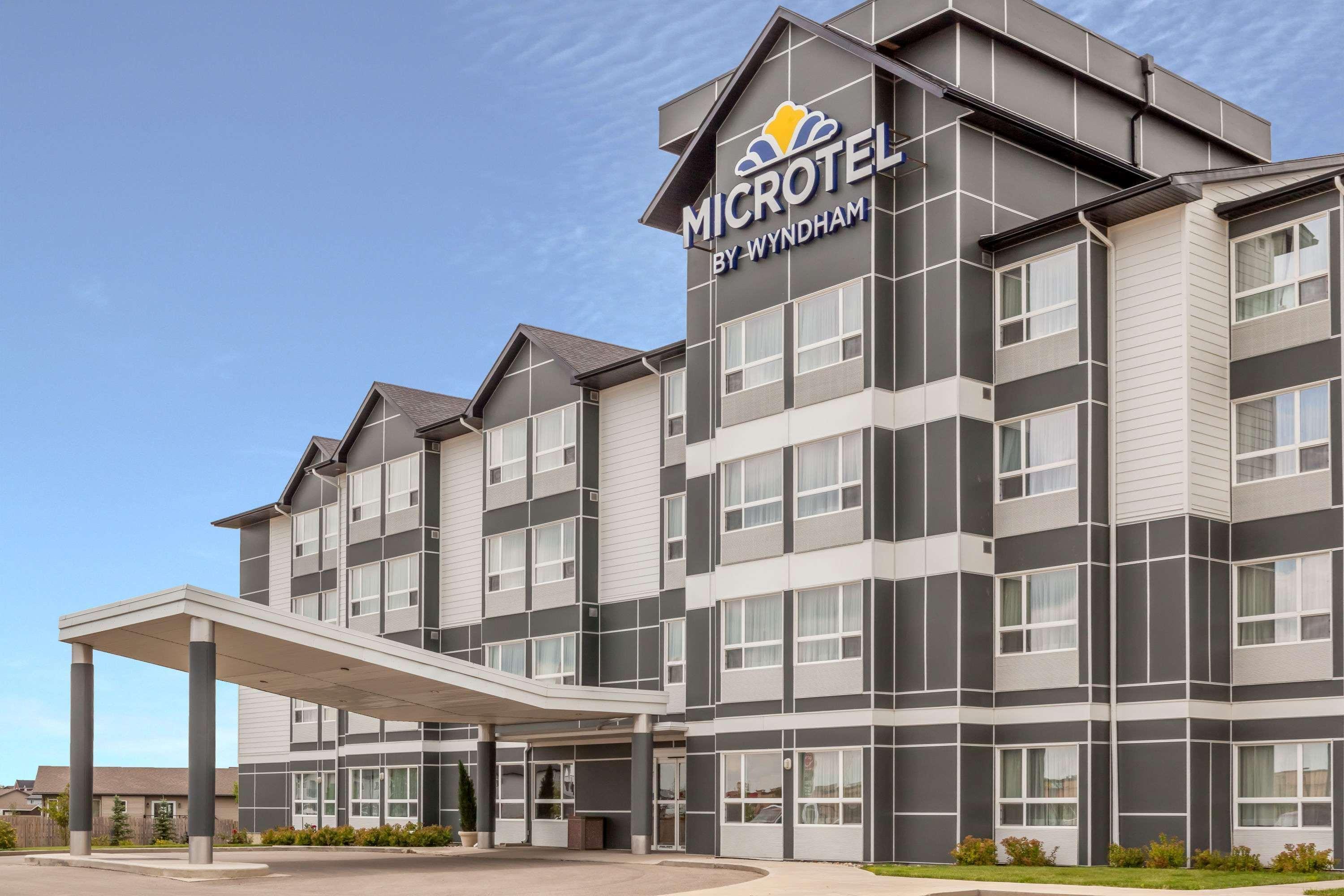 Microtel Inn & Suites By Wyndham Estevan Extérieur photo
